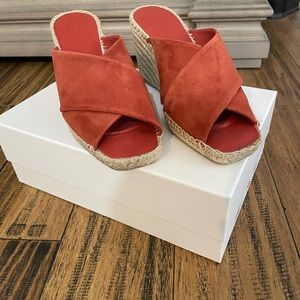 NIB VINCE WEDGES